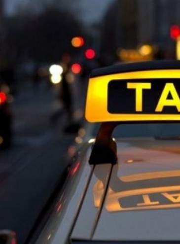 В Украине разрешили такси ездить по выделенным полосам для общественного транспорта