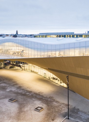 Это стоит увидеть: в Хельсинки работает общественная библиотека с невероятным дизайном