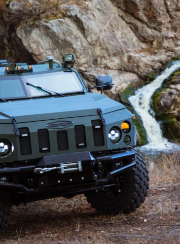 Наш Hummer: в Украине выпустят гражданскую версию броневика-вездехода «Новатор»