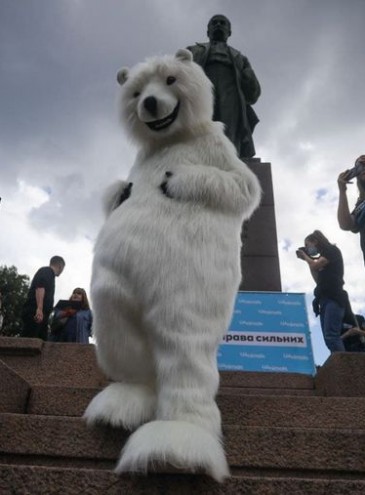 В десятках городов Украины и даже в Антарктиде прошли марши в защиту животных