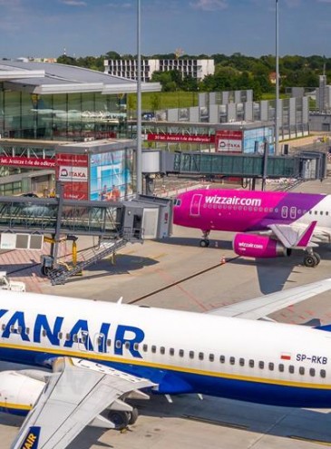«Відкрите небо»: Wizz Air запустить 26 нових напрямків з України, Ryanair зайде ще в 7 міст