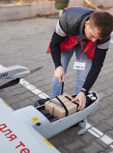 В Украине впервые доставили посылки дроном между терминалами – из Киева во Львов