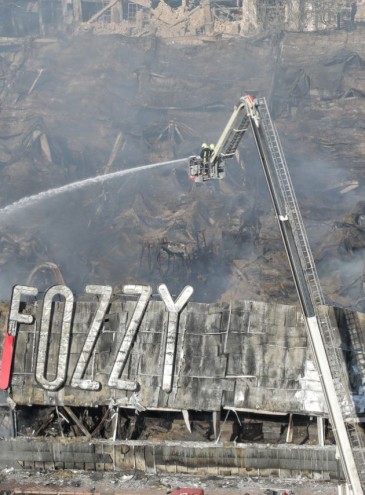Росіяни вночі атакували Одесу: спалили супермаркет, пошкодили будинки та навчальні заклади